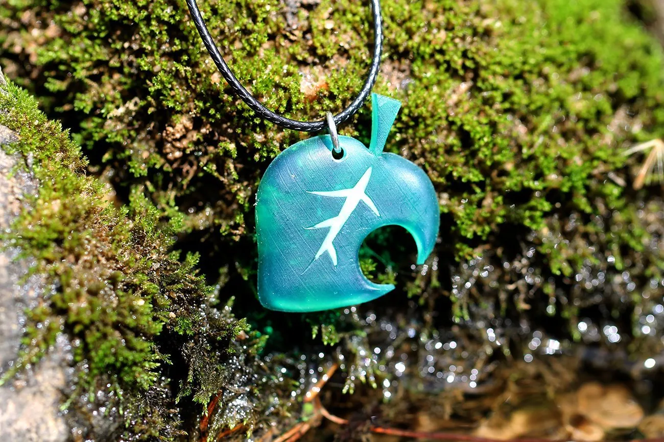 Glow Leaf Keychain / Necklace - Animal Crossing