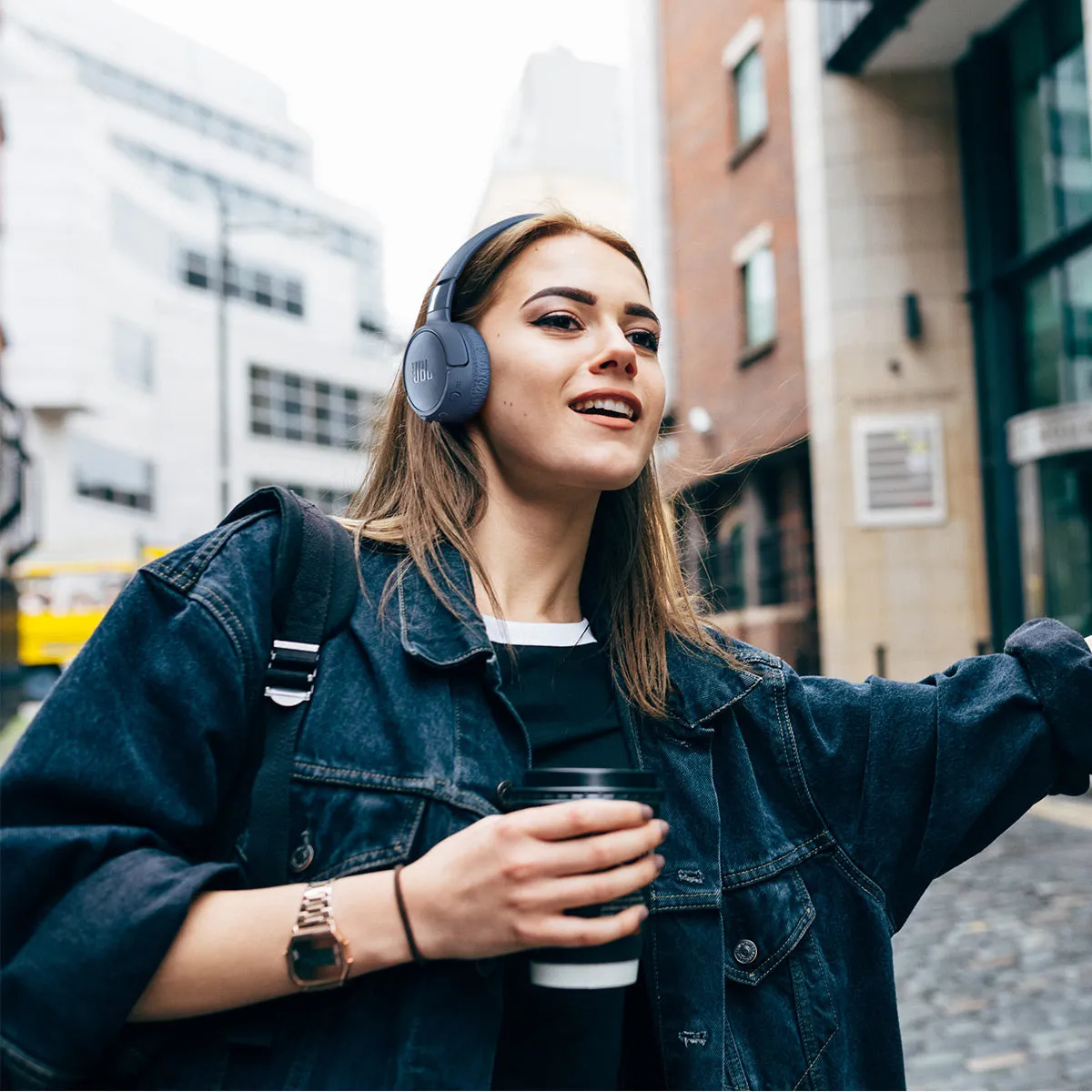 JBL Tune 670NC Wireless On Ear Noise Cancelling Headphone with gSport Case (Blue)