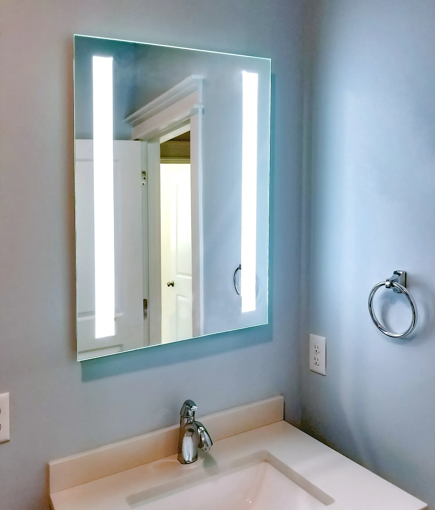 LED Mirror (Front-Lighted Bars) 24" x 32"
