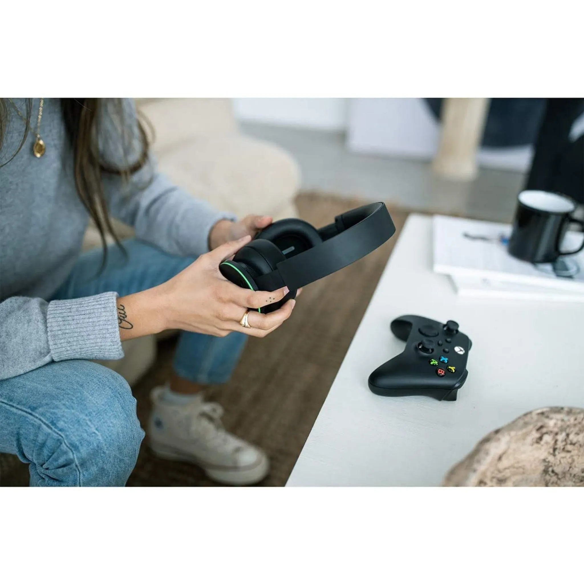 Microsoft Xbox Wireless Headset for Xbox Series X|S, Xbox One, and Windows 10 Devices