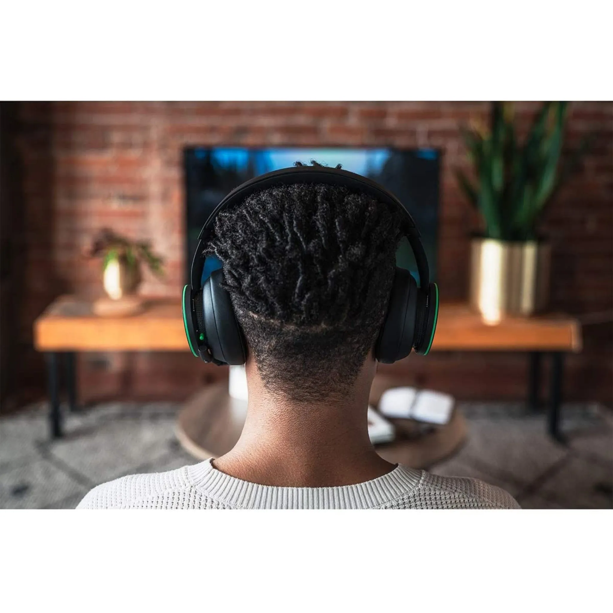 Microsoft Xbox Wireless Headset for Xbox Series X|S, Xbox One, and Windows 10 Devices
