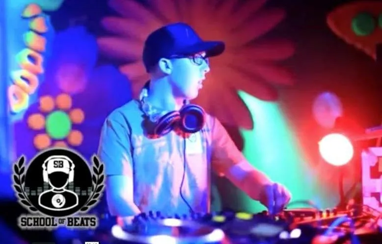 School Of Beats Lunch Box DJ System