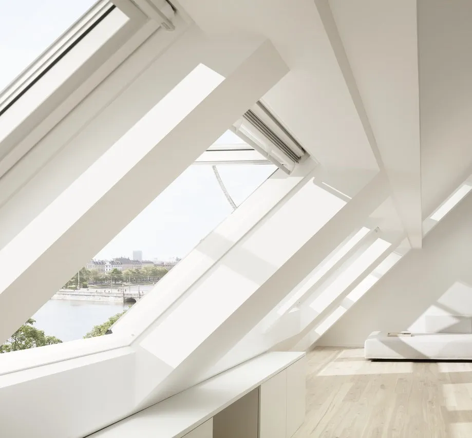 VELUX GPU SK08 006621U Top-Hung Triple Glazed INTEGRA® Electric Window (114 x 140 cm)