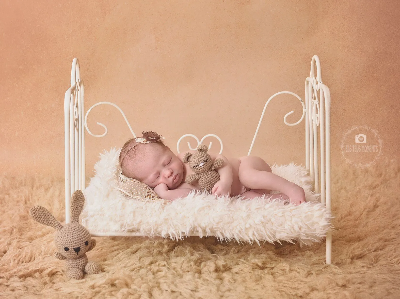 Vintage Bed - White Model 1