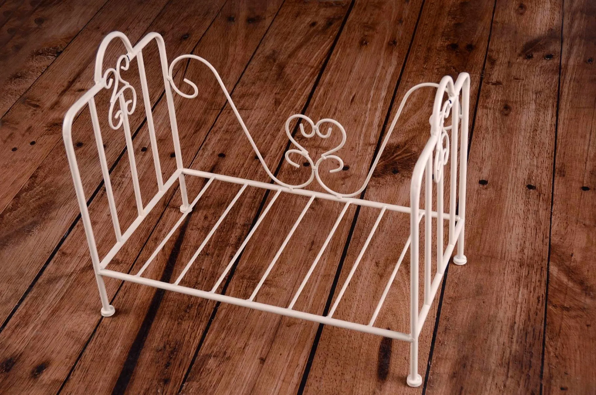 Vintage Bed - White Model 1